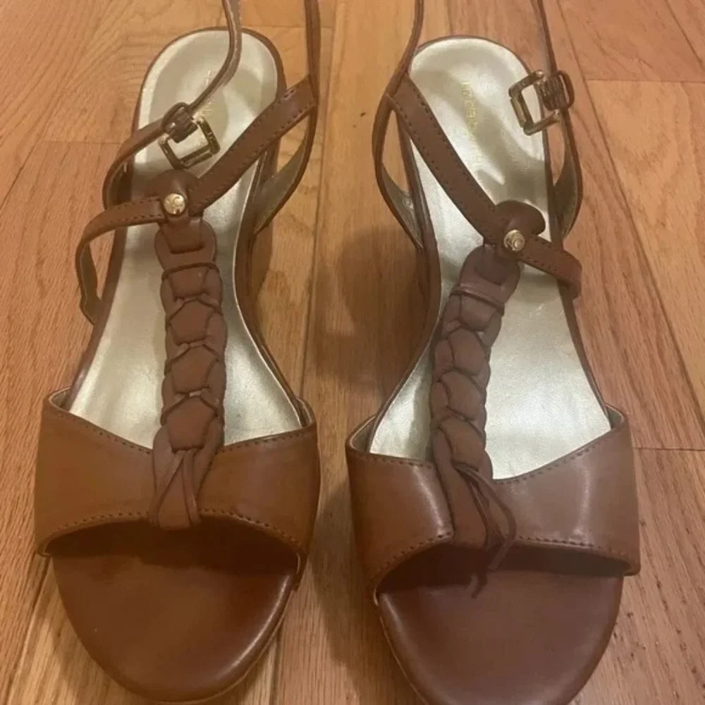 Women Unique Brown Wedges